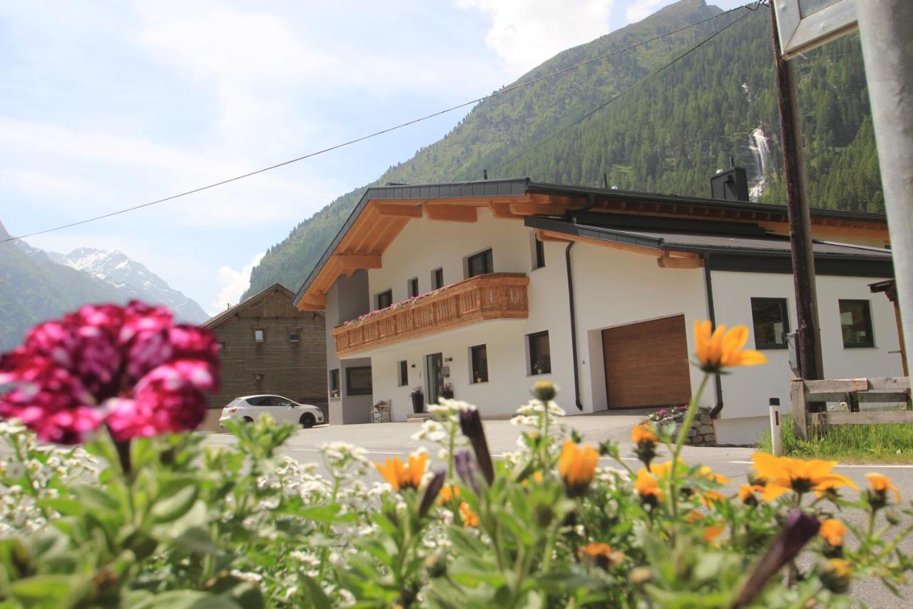 Apart Bergglueck Sankt Leonhard im Pitztal Exterior photo